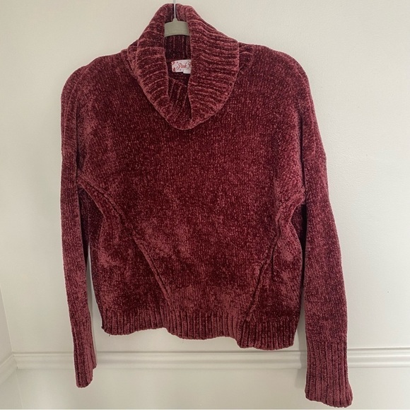 PINK Rose Velvet Knit Burgandy Sweater Turtleneck Sz Medium - Picture 5 of 6